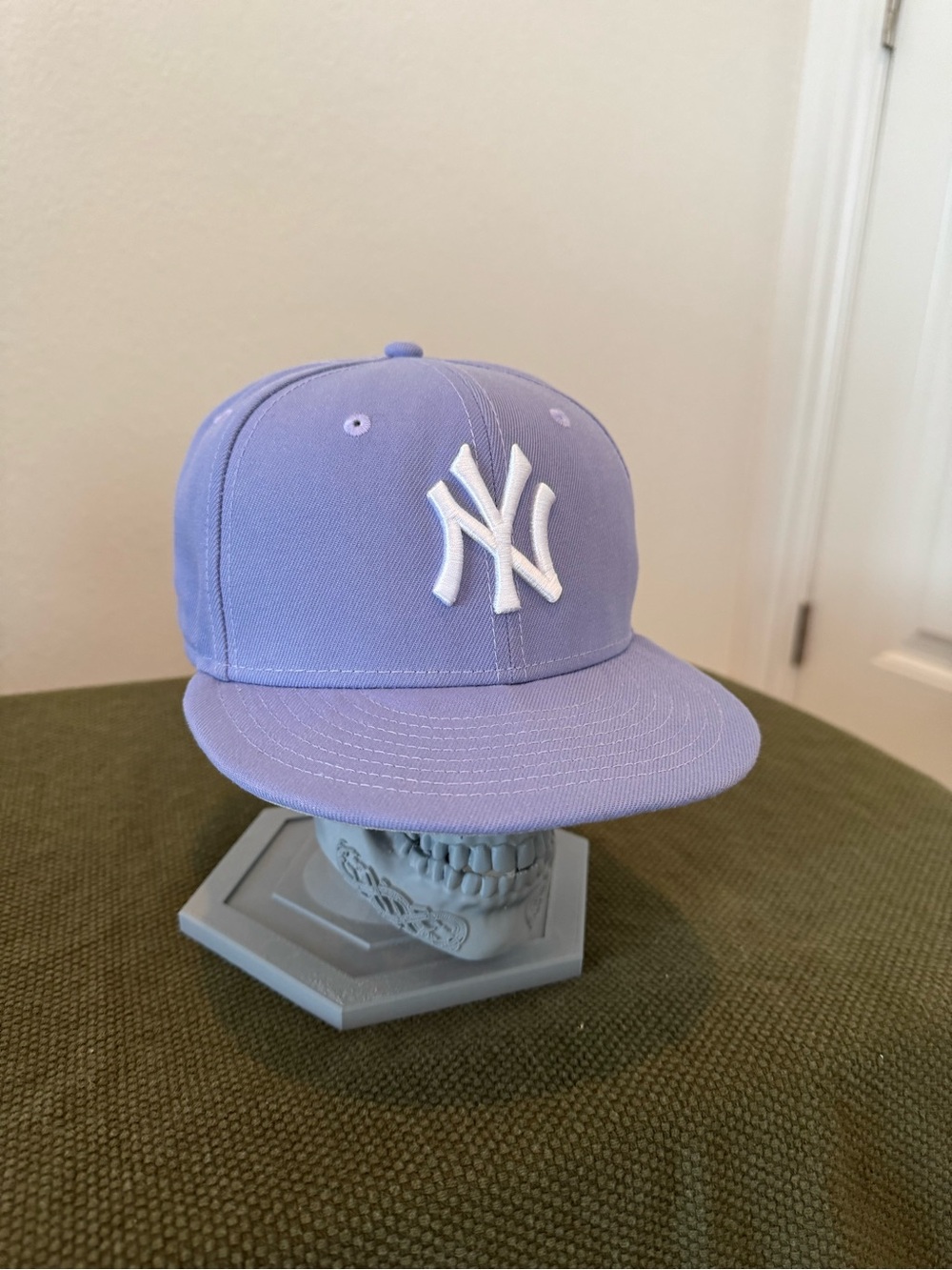 New Era 59FIFTY New York Yankees Lavender “Safety Pin” Exclusive Fitted 7 1/8